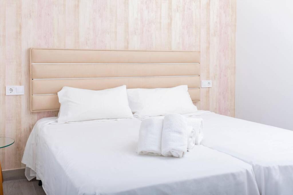 Magnifico Apartamento En Los Remedios Sevilla Kültér fotó